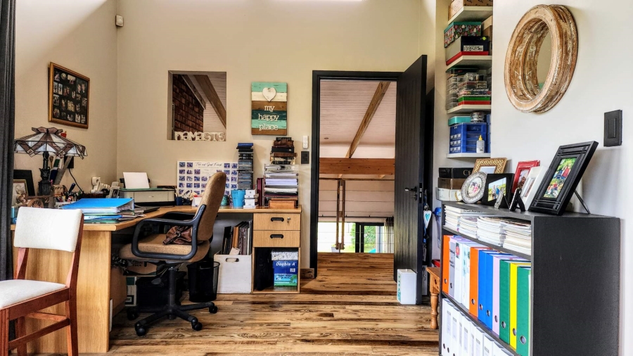 3 Bedroom Property for Sale in Brenton On Lake Western Cape